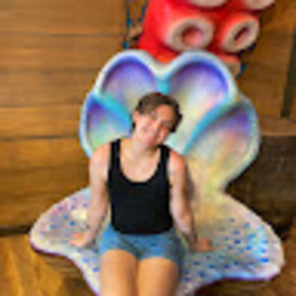 elliecicconetti